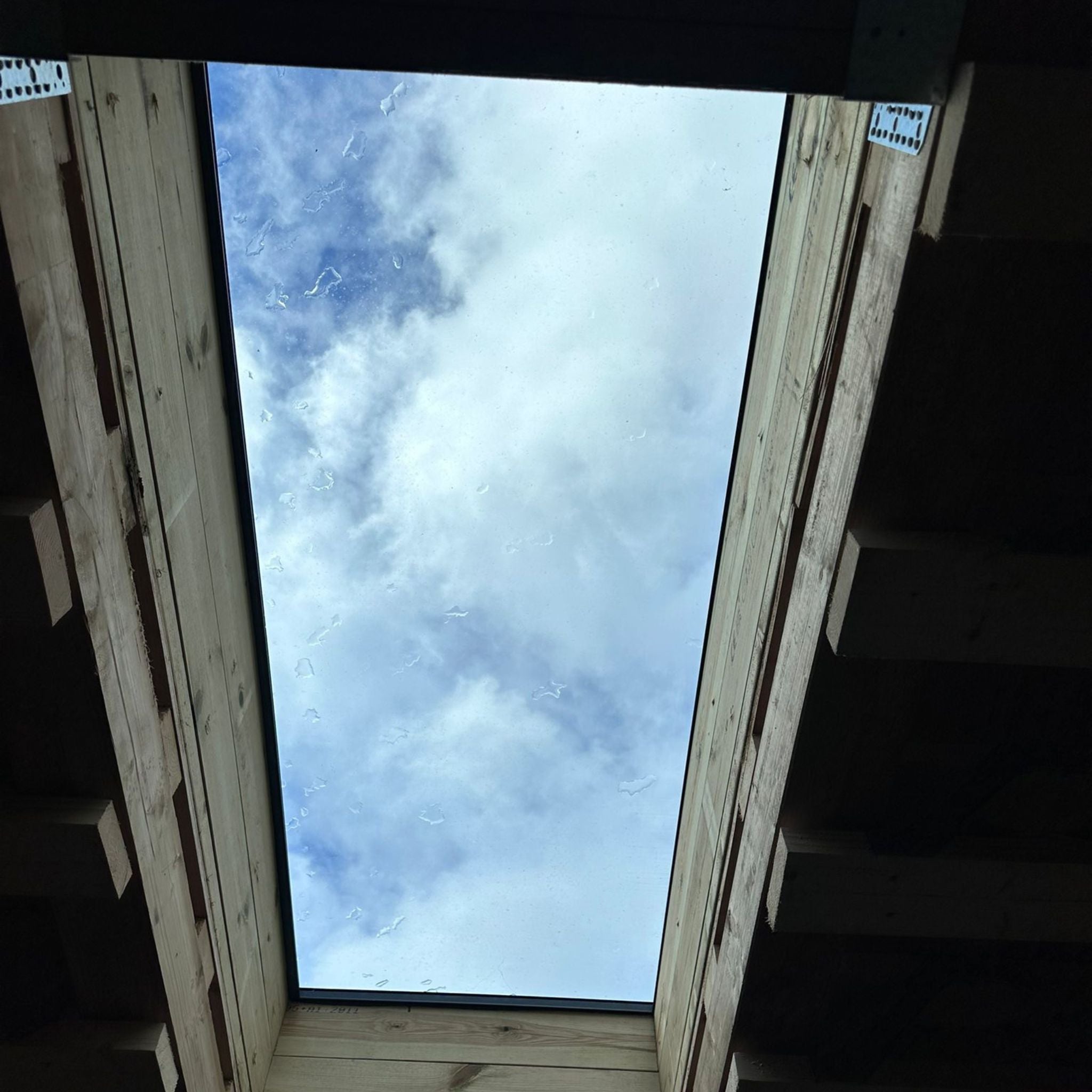 60 x 90 cm Aluminium dakraam – Dubbel glas