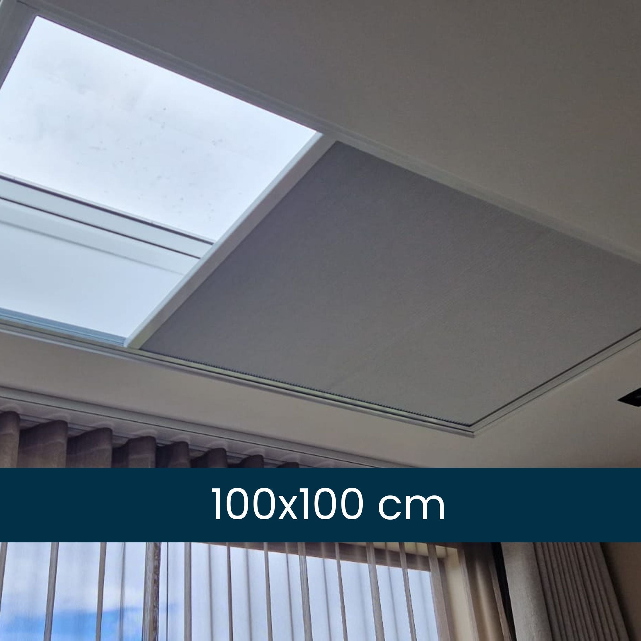 Rolgordijn Dakraam plat dak open 100 x 100 cm